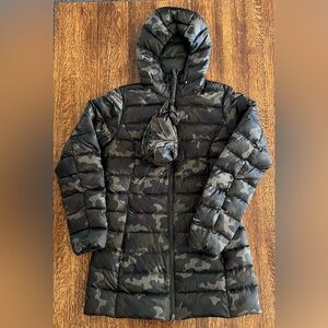 NWOT Eddie Bauer Camouflage Green Parka Packable and lightweight Size XS